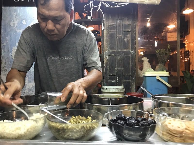 Che Seller at Nguyen Thai Binh